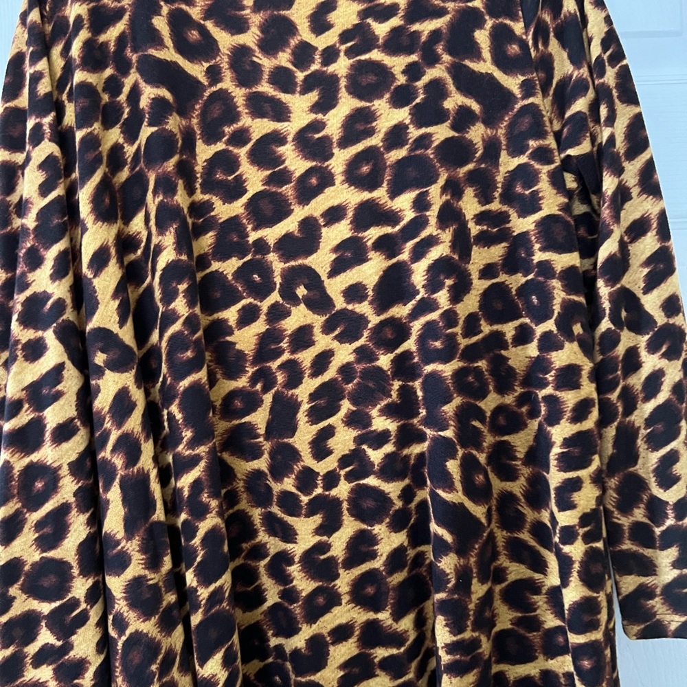 Leopard Sarah - Picture 2 of 3